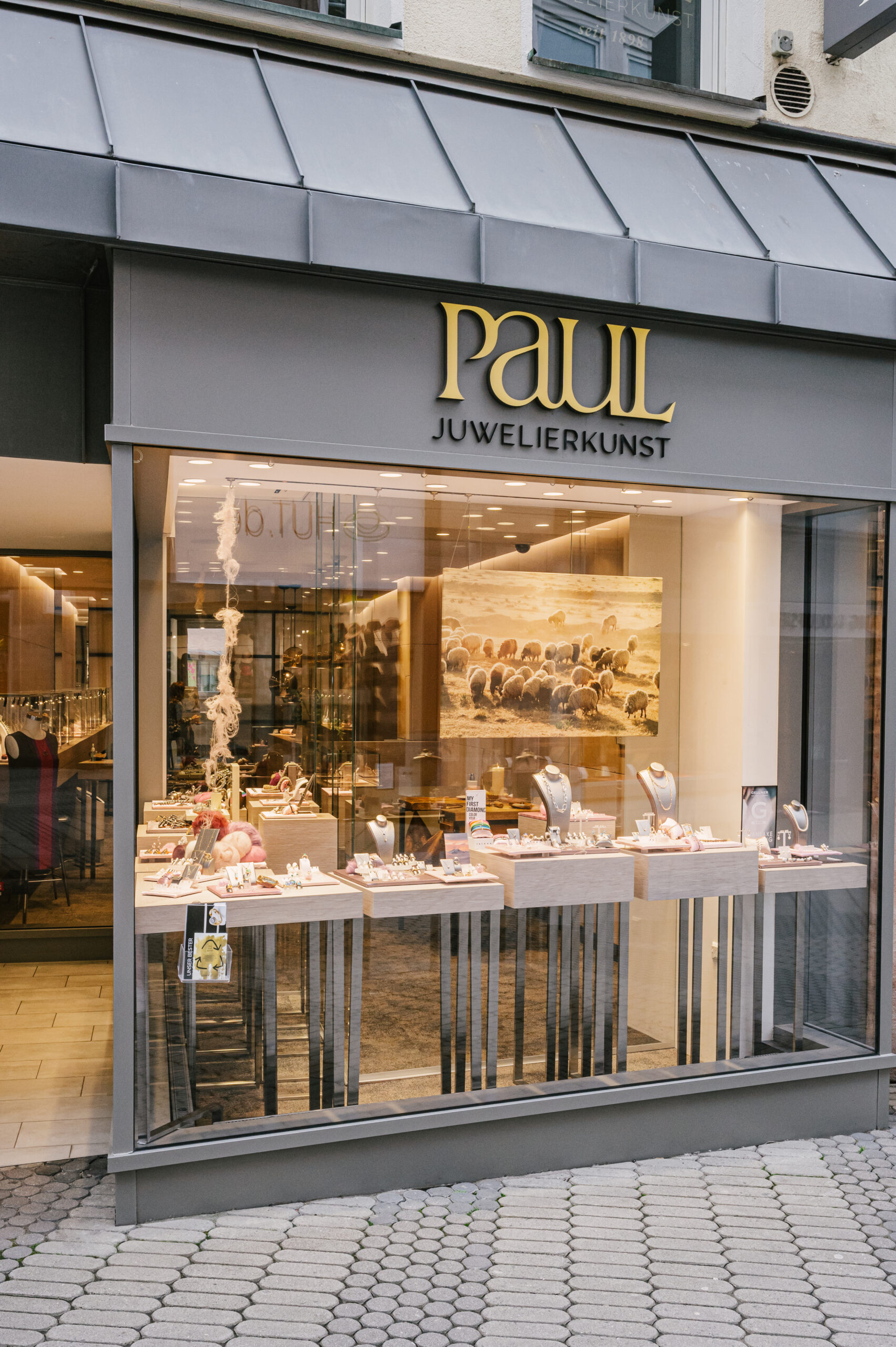 Schaufenster Juwelier Paul